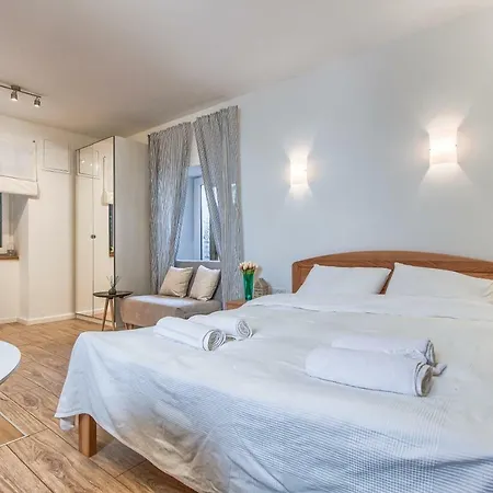 Apartment Felicity Studio In The Center Split