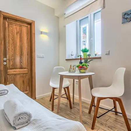 Felicity Studio In The Center Apartment *